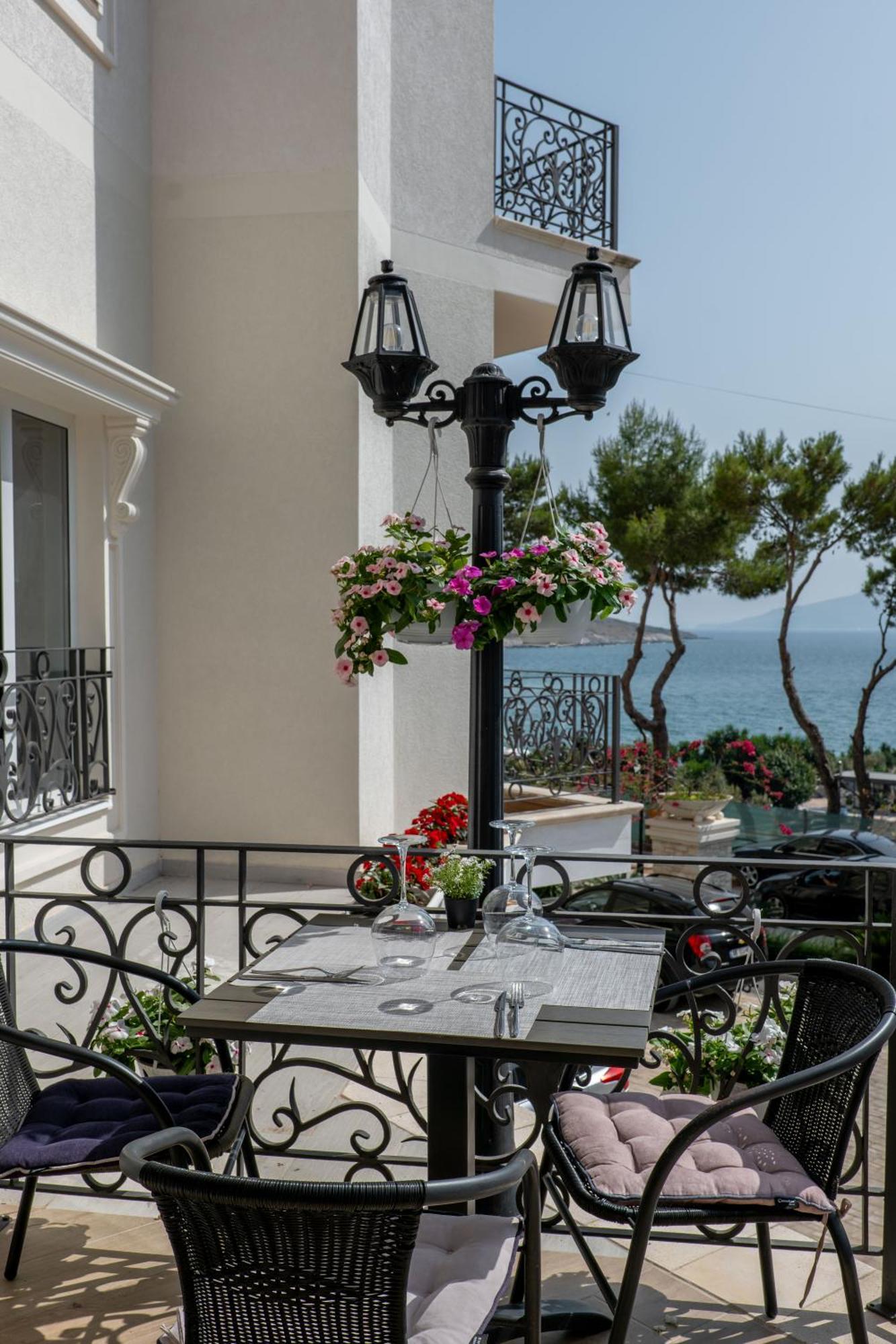 Ami Mar Hotel Sarandë 외부 사진